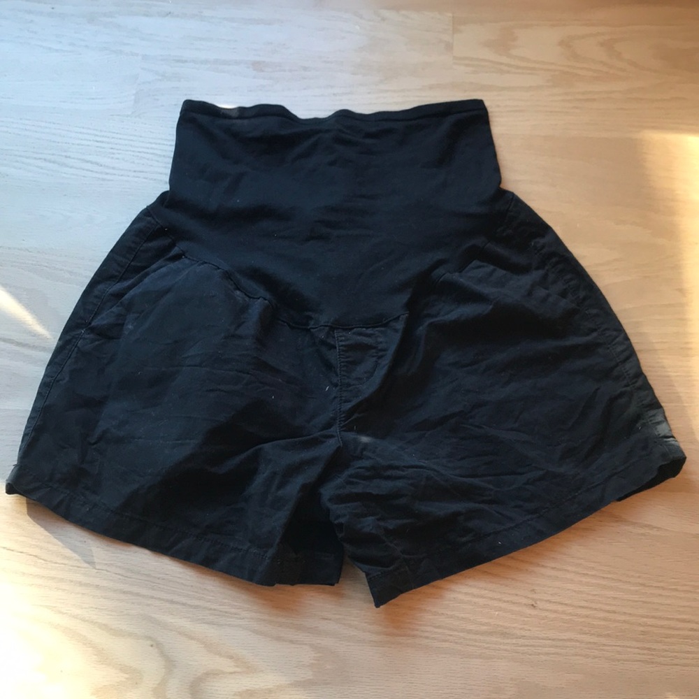 Old Navy maternity shorts